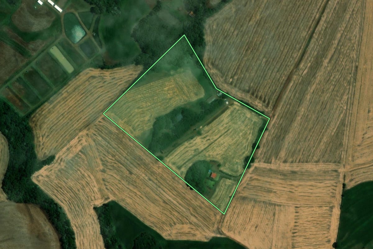 Imagem de satélite do imóvel rural em Humaitá (RS), com o contorno declarado no CAR desenhado por cima.