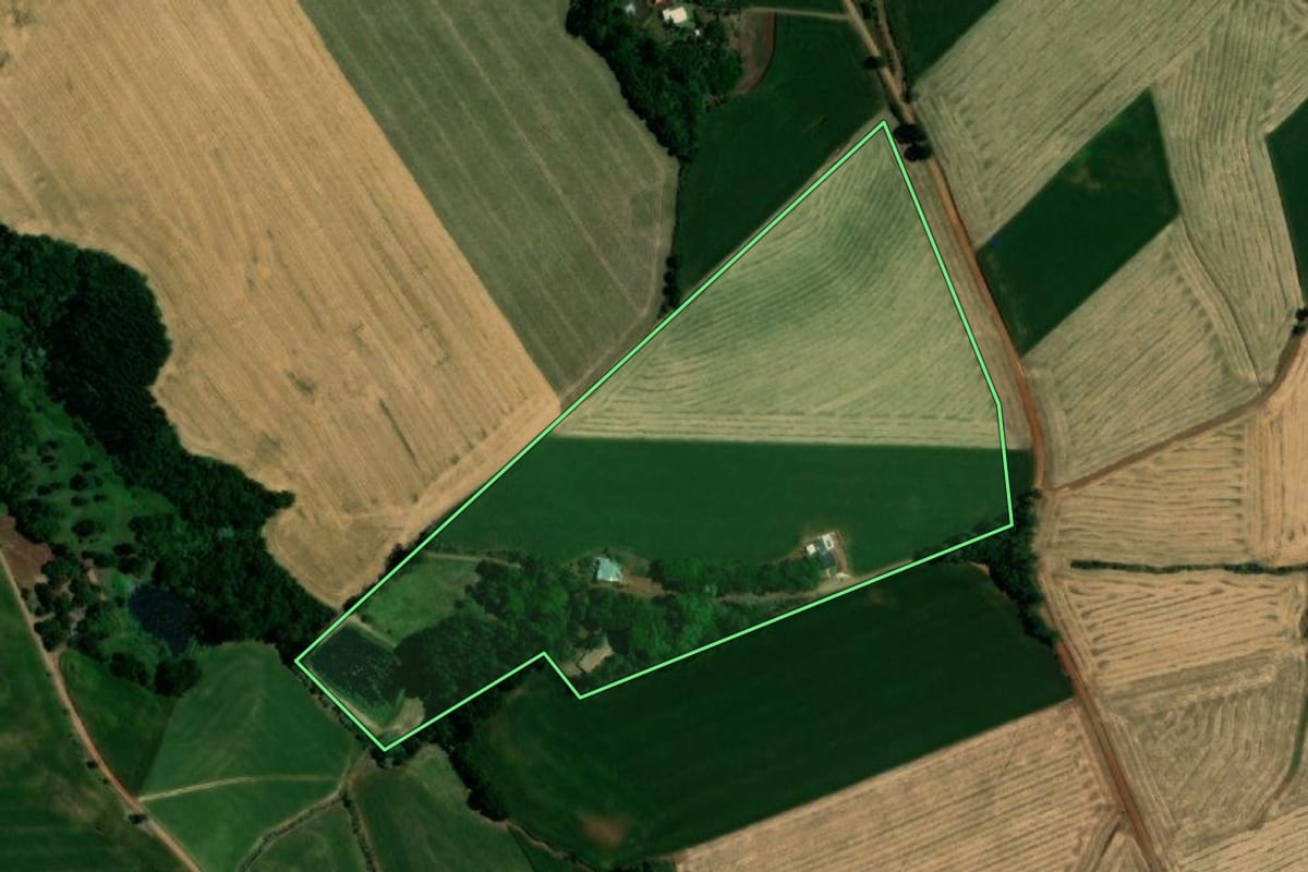 Imagem de satélite do imóvel rural em Humaitá (RS), com o contorno declarado no CAR desenhado por cima.