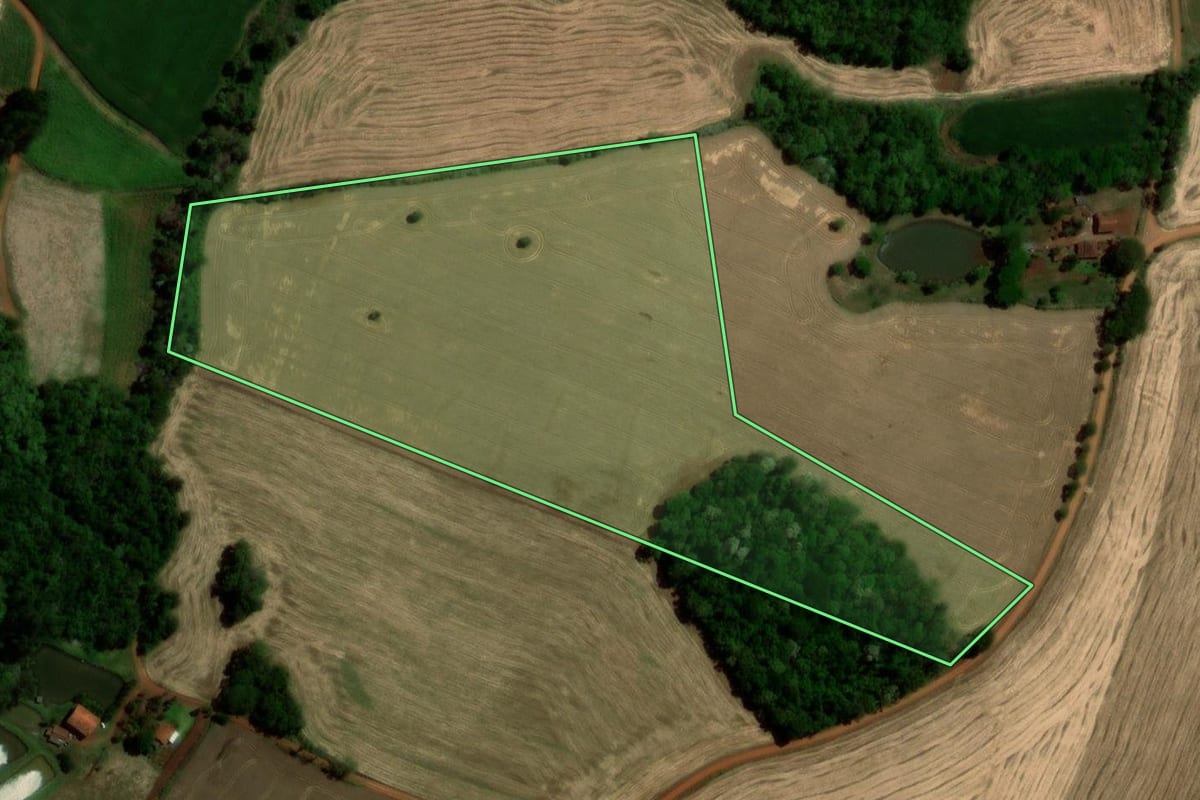 Imagem de satélite do imóvel rural em Humaitá (RS), com o contorno declarado no CAR desenhado por cima.