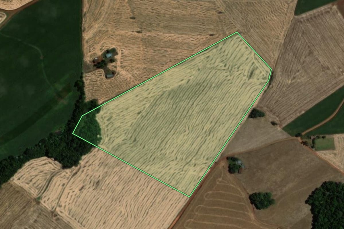 Imagem de satélite do imóvel rural em Humaitá (RS), com o contorno declarado no CAR desenhado por cima.