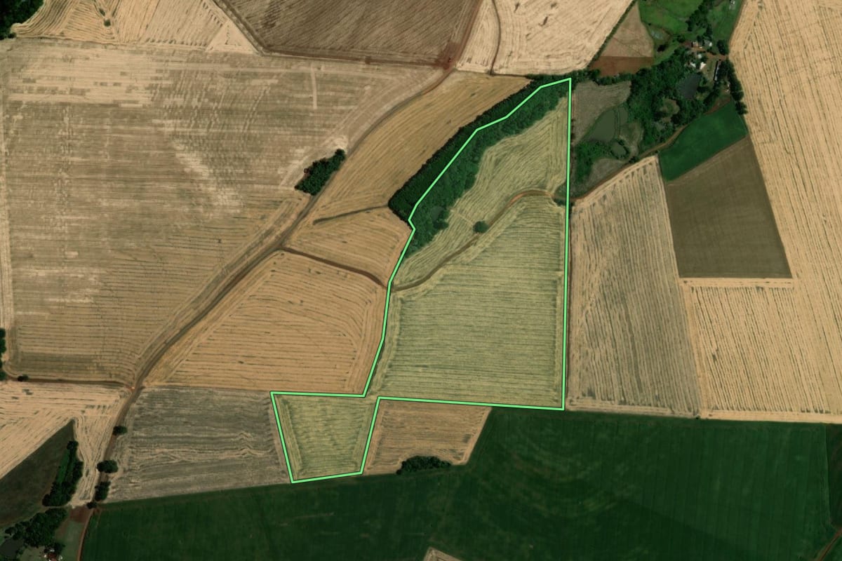 Imagem de satélite do imóvel rural em Humaitá (RS), com o contorno declarado no CAR desenhado por cima.