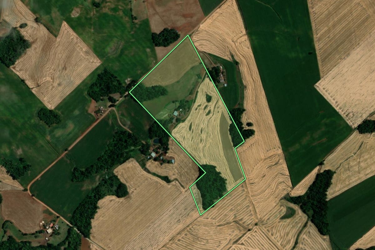Imagem de satélite do imóvel rural em Humaitá (RS), com o contorno declarado no CAR desenhado por cima.
