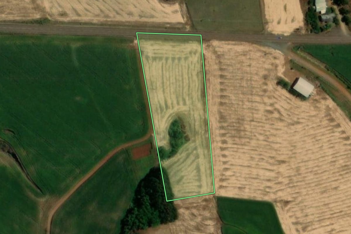 Imagem de satélite do imóvel rural em Humaitá (RS), com o contorno declarado no CAR desenhado por cima.