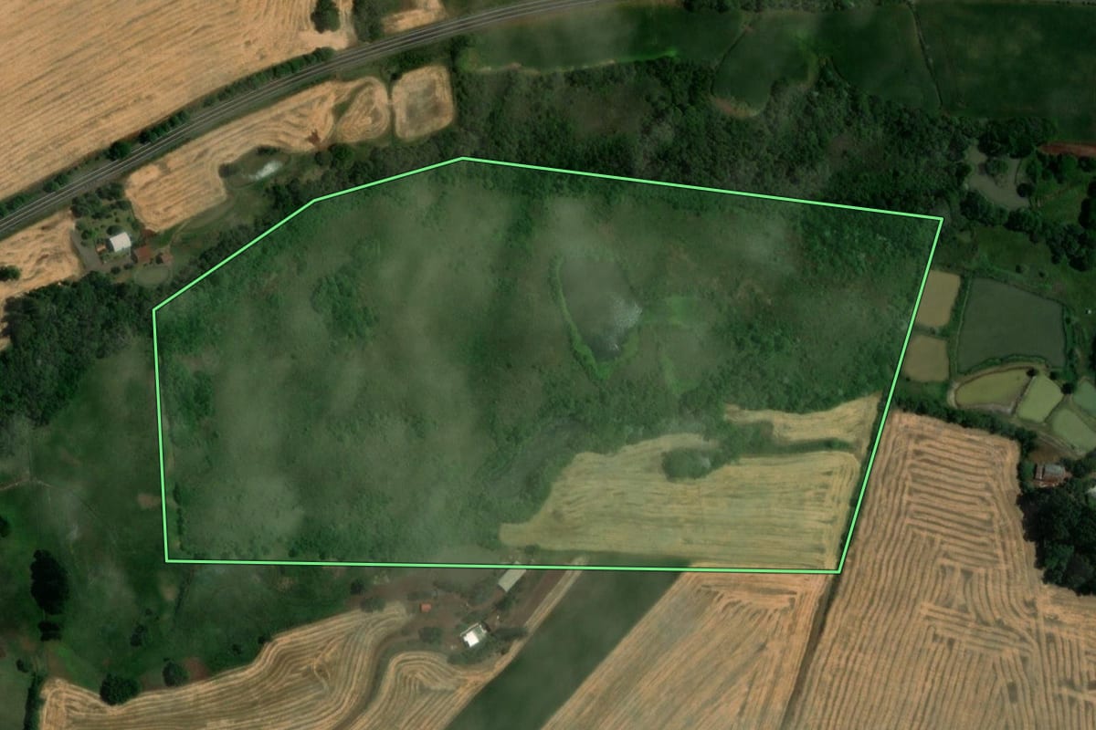 Imagem de satélite do imóvel rural em Humaitá (RS), com o contorno declarado no CAR desenhado por cima.