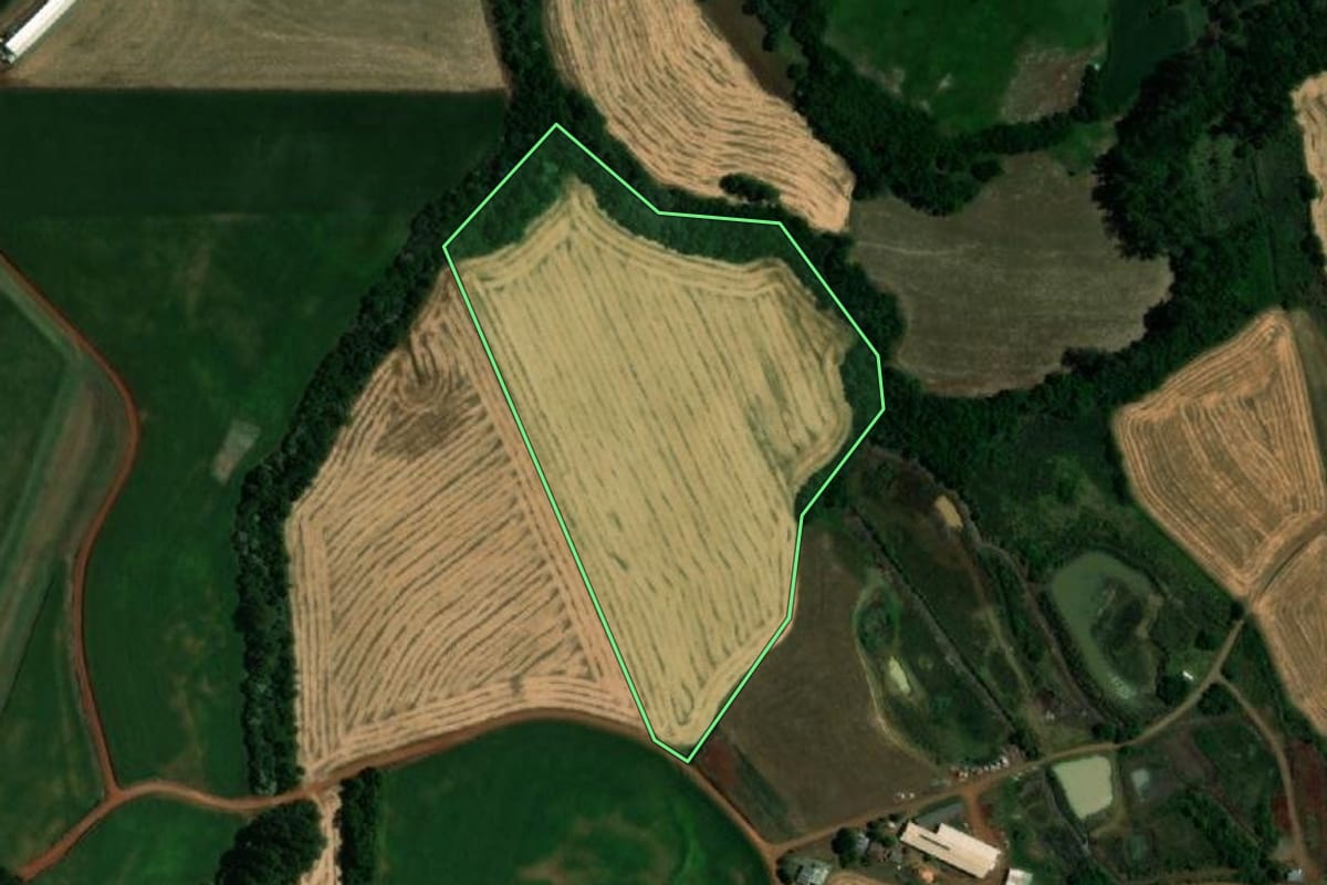 Imagem de satélite do imóvel rural em Humaitá (RS), com o contorno declarado no CAR desenhado por cima.
