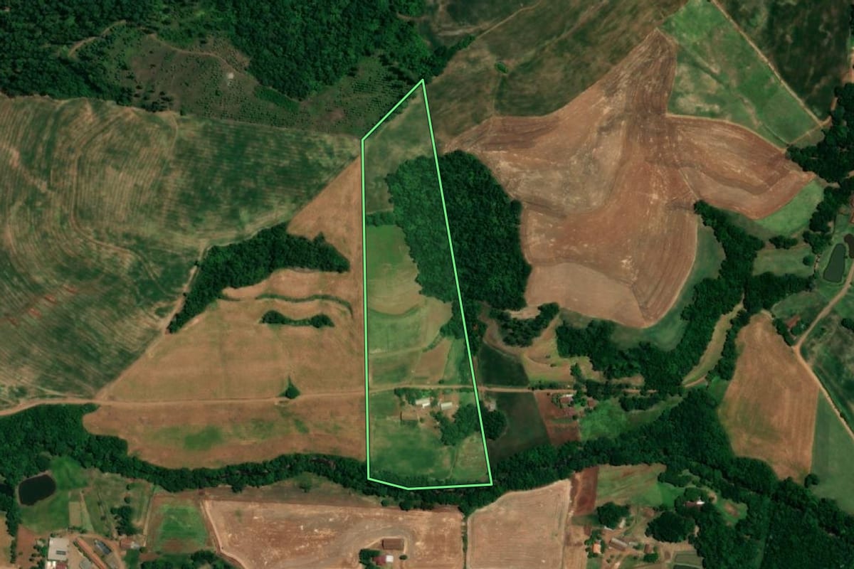 Imagem de satélite do imóvel rural em Humaitá (RS), com o contorno declarado no CAR desenhado por cima.