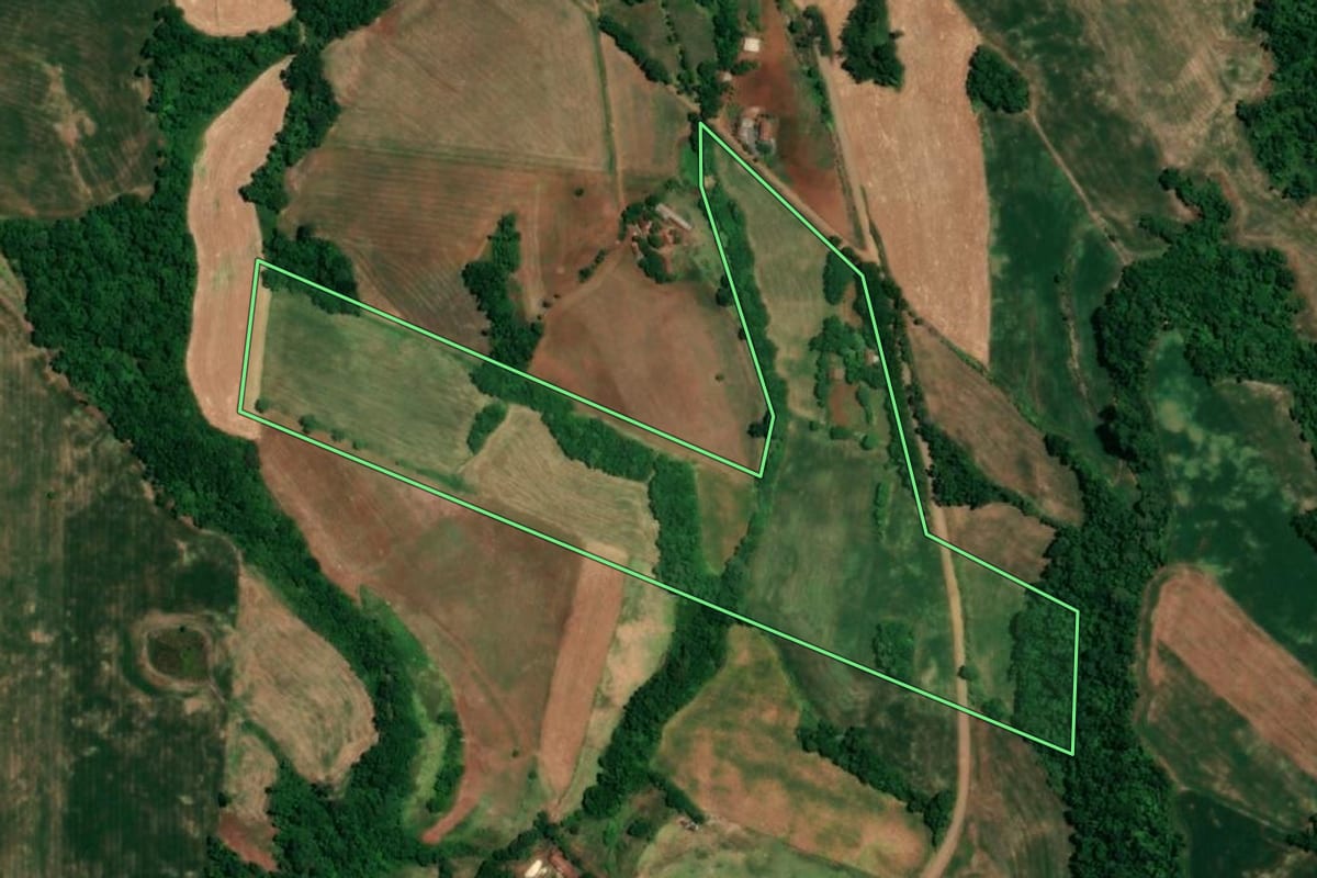 Imagem de satélite do imóvel rural em Humaitá (RS), com o contorno declarado no CAR desenhado por cima.
