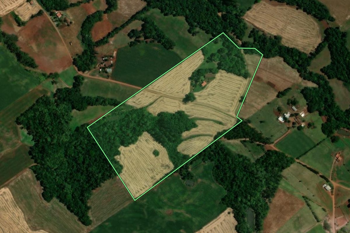 Imagem de satélite do imóvel rural em Humaitá (RS), com o contorno declarado no CAR desenhado por cima.