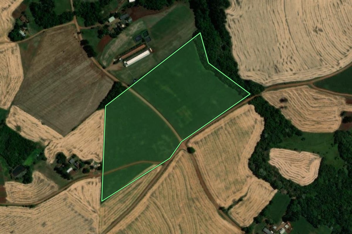 Imagem de satélite do imóvel rural em Humaitá (RS), com o contorno declarado no CAR desenhado por cima.