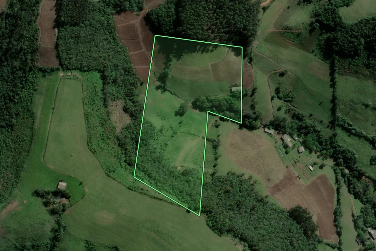 Imagem de satélite do imóvel rural em Ibarama (RS), com o contorno declarado no CAR desenhado por cima.