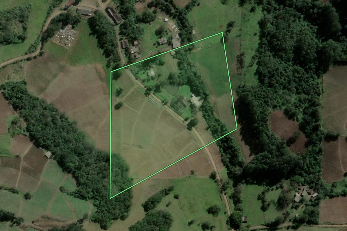 Imagem de satélite do imóvel rural em Ibarama (RS), com o contorno declarado no CAR desenhado por cima.