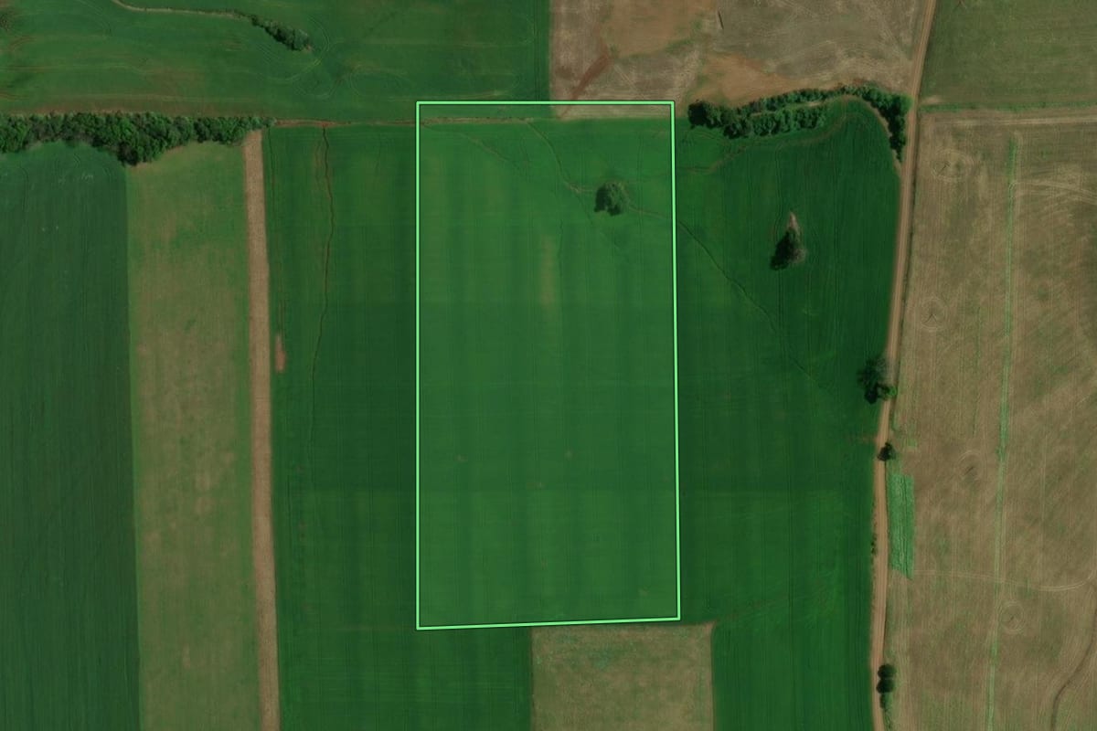 Imagem de satélite do imóvel rural em Ibiaçá (RS), com o contorno declarado no CAR desenhado por cima.
