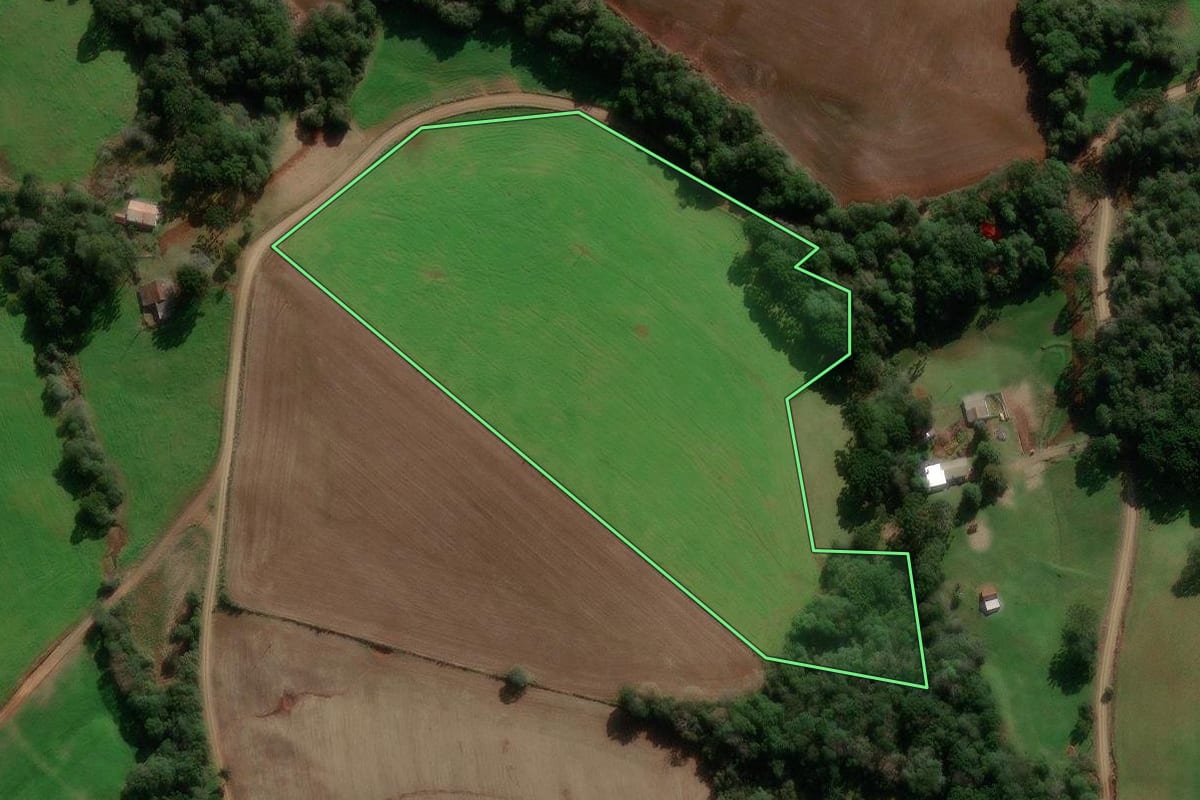 Imagem de satélite do imóvel rural em Ibiaçá (RS), com o contorno declarado no CAR desenhado por cima.