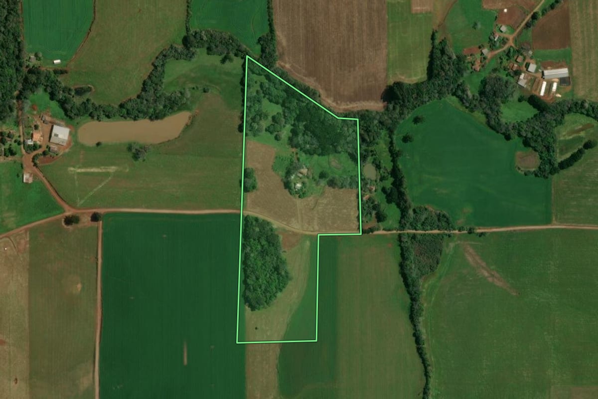 Imagem de satélite do imóvel rural em Ibiaçá (RS), com o contorno declarado no CAR desenhado por cima.