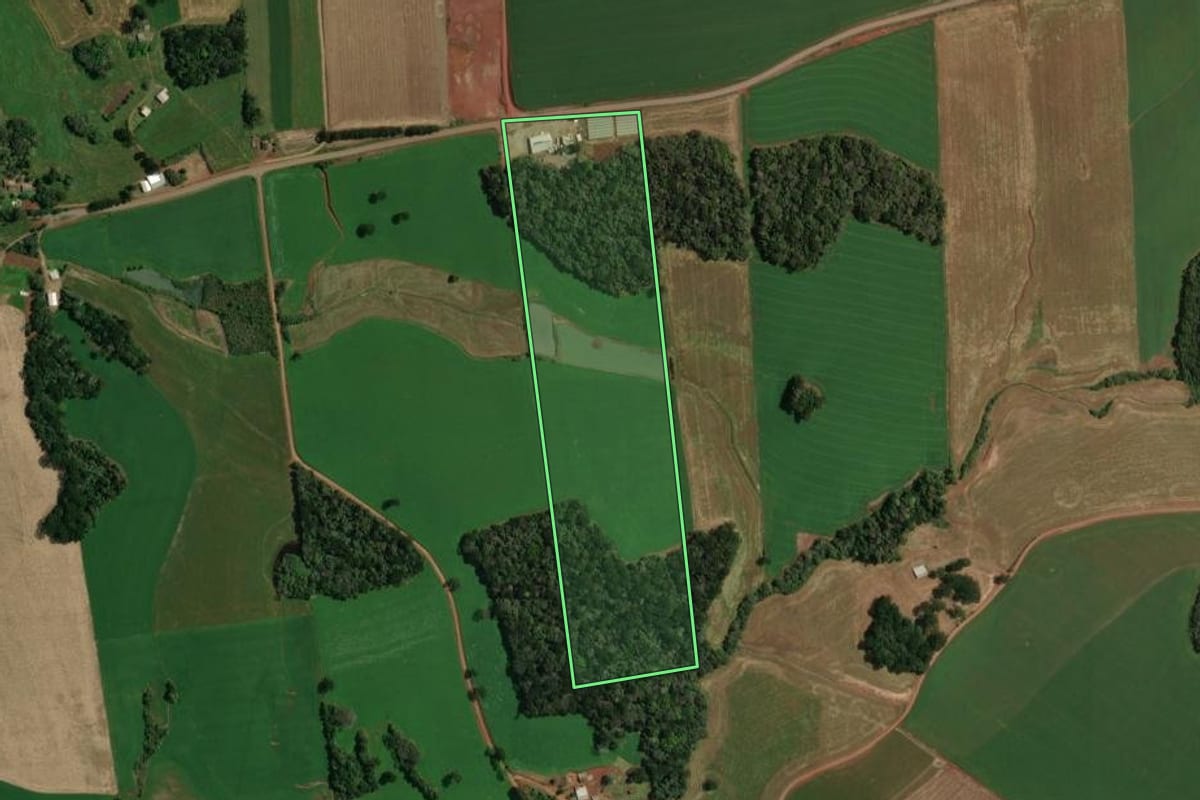 Imagem de satélite do imóvel rural em Ibiaçá (RS), com o contorno declarado no CAR desenhado por cima.