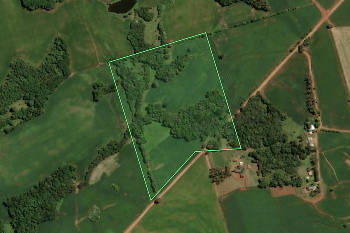 Imagem de satélite do imóvel rural em Ibirapuitã (RS), com o contorno declarado no CAR desenhado por cima.