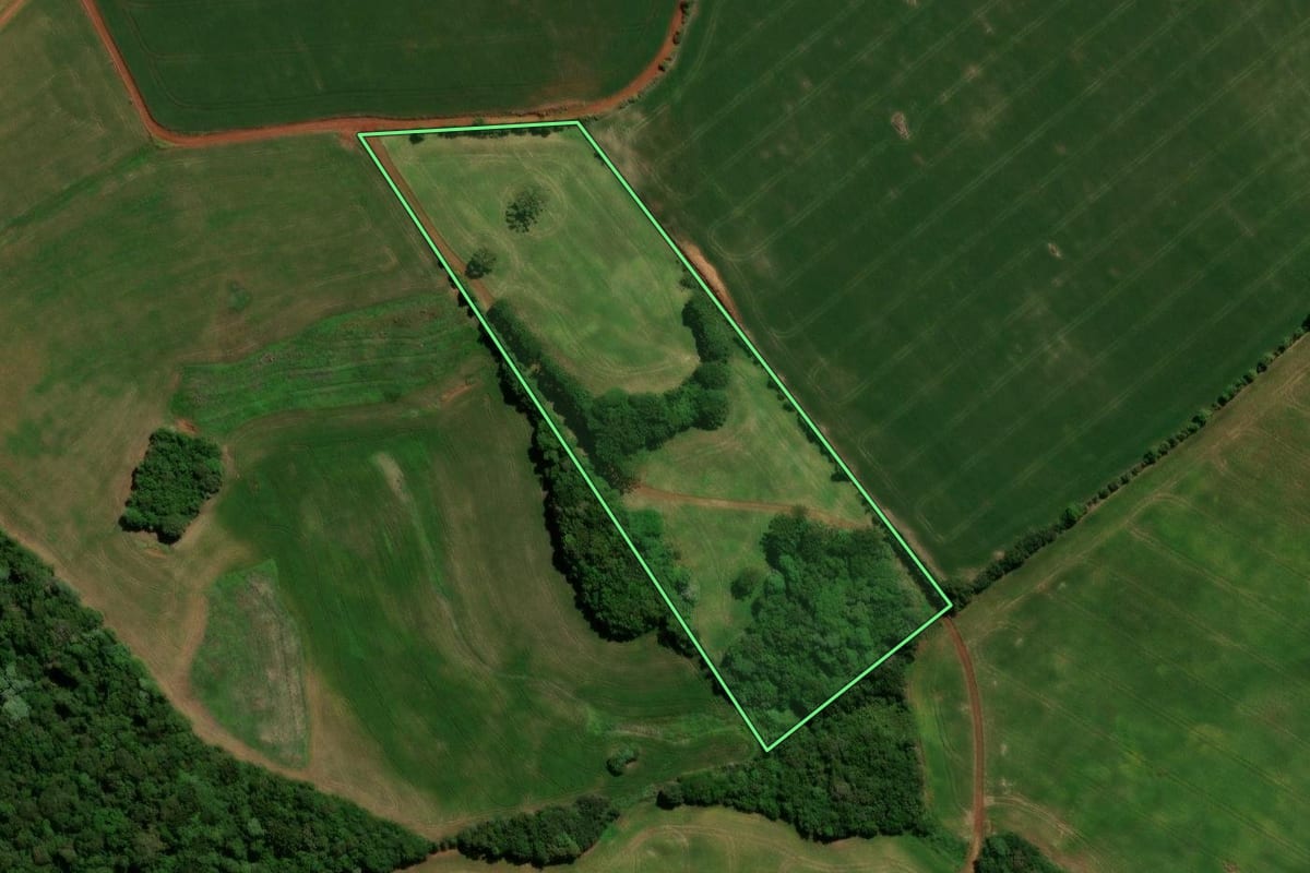 Imagem de satélite do imóvel rural em Ibirapuitã (RS), com o contorno declarado no CAR desenhado por cima.