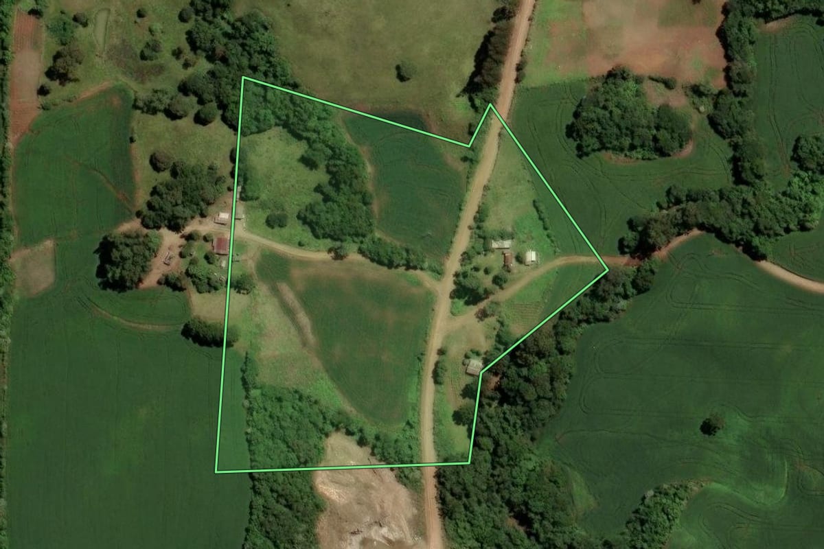 Imagem de satélite do imóvel rural em Ibirapuitã (RS), com o contorno declarado no CAR desenhado por cima.