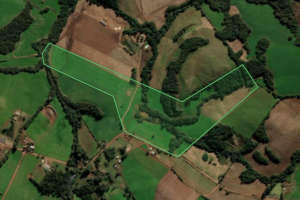 Imagem de satélite do imóvel rural em Ibirapuitã (RS), com o contorno declarado no CAR desenhado por cima.