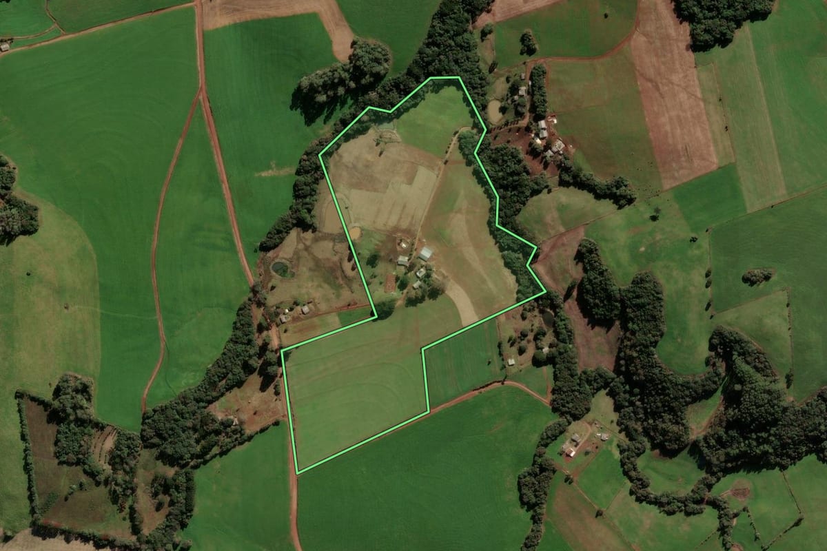 Imagem de satélite do imóvel rural em Ibirapuitã (RS), com o contorno declarado no CAR desenhado por cima.