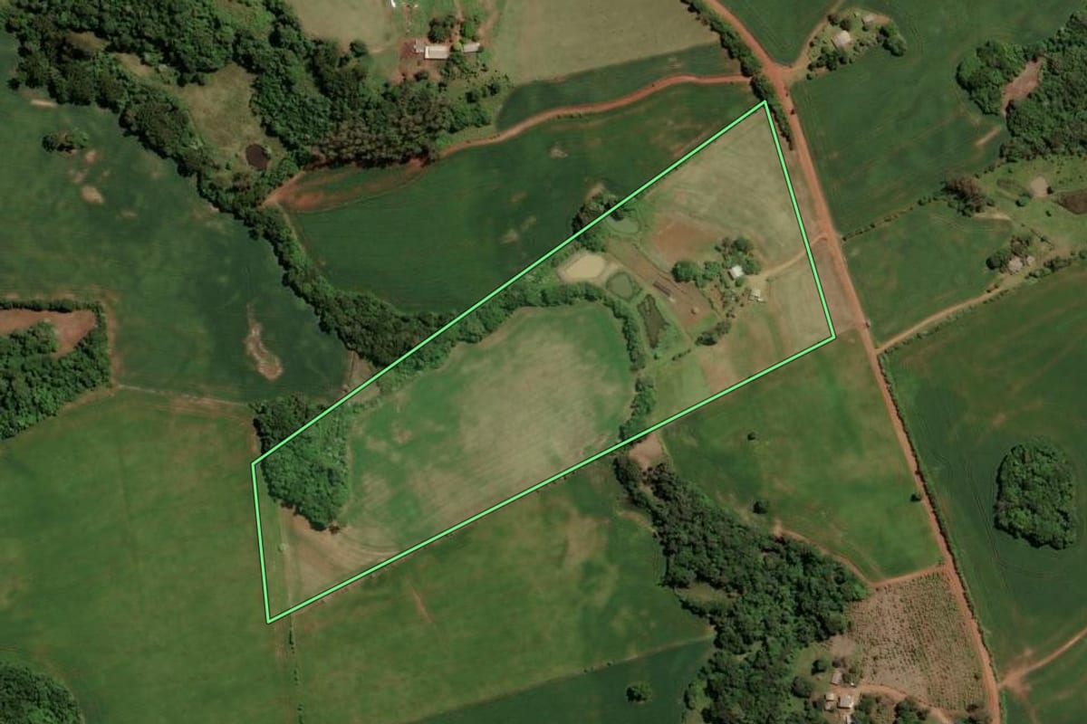 Imagem de satélite do imóvel rural em Ibirapuitã (RS), com o contorno declarado no CAR desenhado por cima.