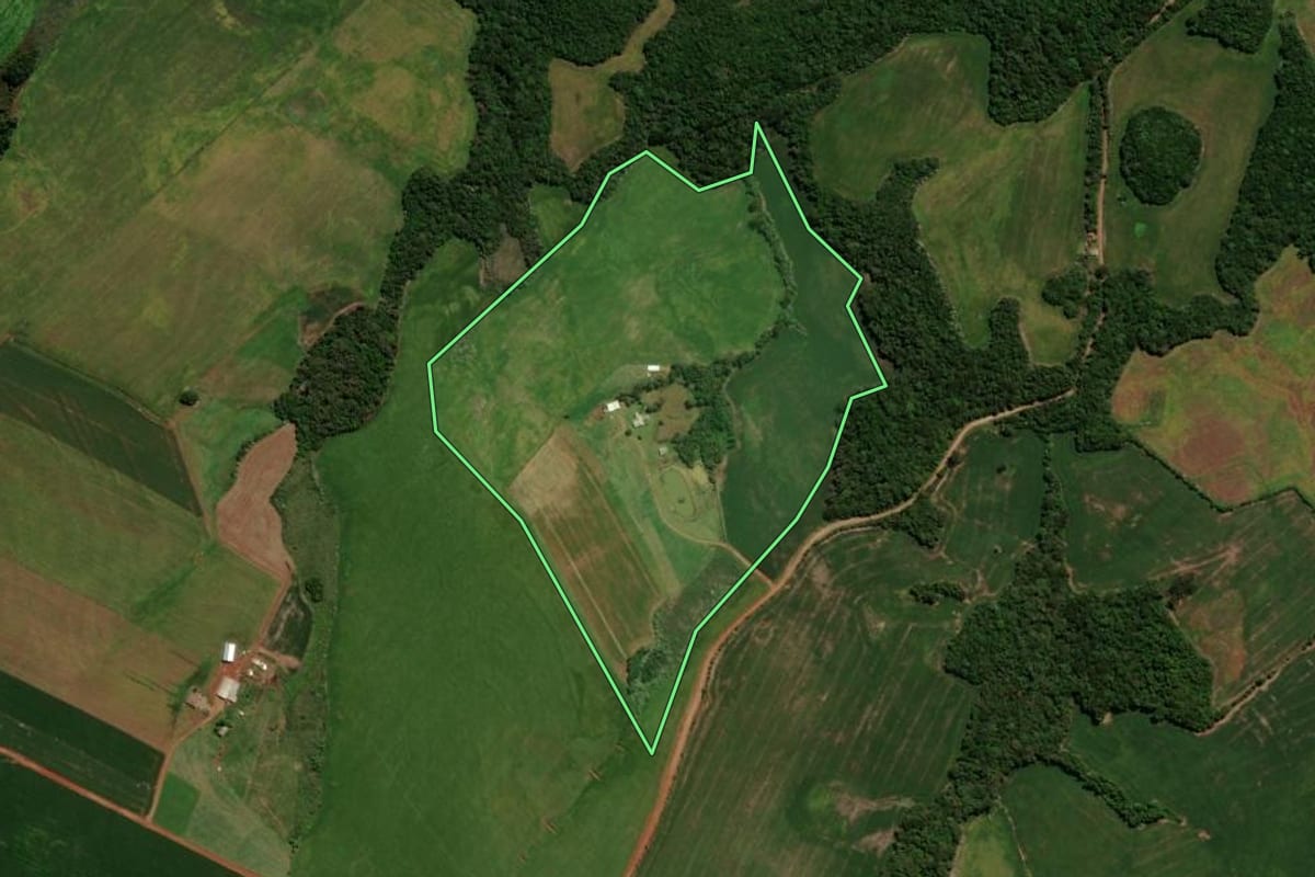 Imagem de satélite do imóvel rural em Ibirapuitã (RS), com o contorno declarado no CAR desenhado por cima.