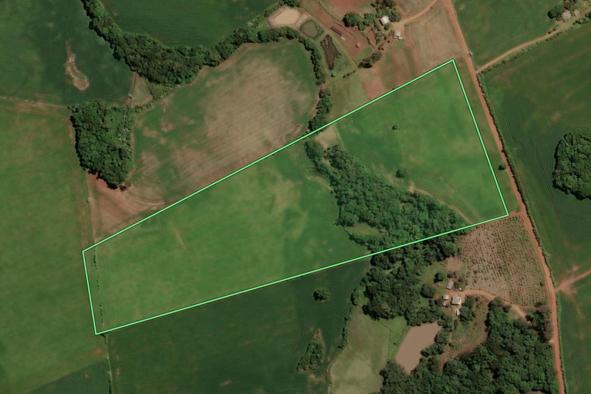 Imagem de satélite do imóvel rural em Ibirapuitã (RS), com o contorno declarado no CAR desenhado por cima.
