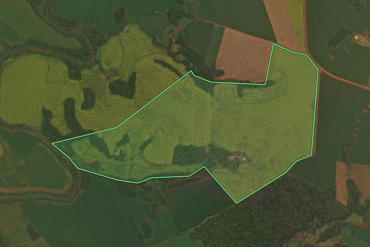 Imagem de satélite do imóvel rural em Ibirubá (RS), com o contorno declarado no CAR desenhado por cima.