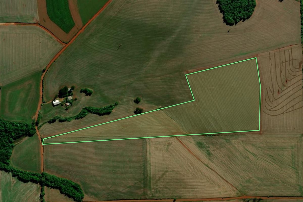 Imagem de satélite do imóvel rural em Ibirubá (RS), com o contorno declarado no CAR desenhado por cima.