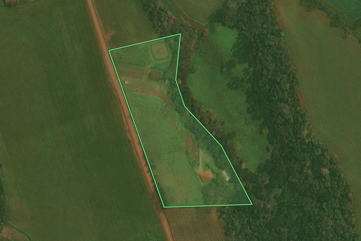 Imagem de satélite do imóvel rural em Ibirubá (RS), com o contorno declarado no CAR desenhado por cima.