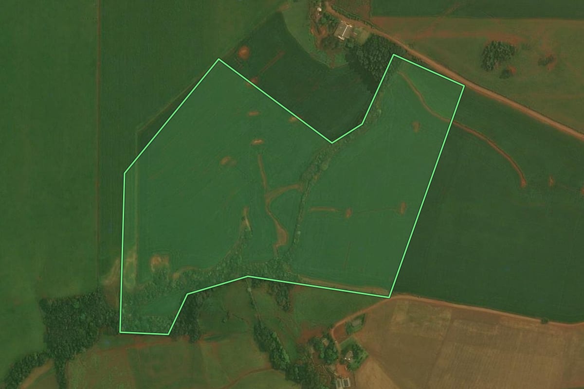 Imagem de satélite do imóvel rural em Ibirubá (RS), com o contorno declarado no CAR desenhado por cima.