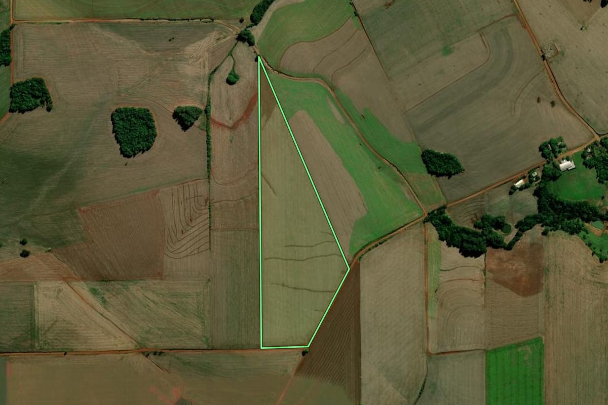 Imagem de satélite do imóvel rural em Ibirubá (RS), com o contorno declarado no CAR desenhado por cima.