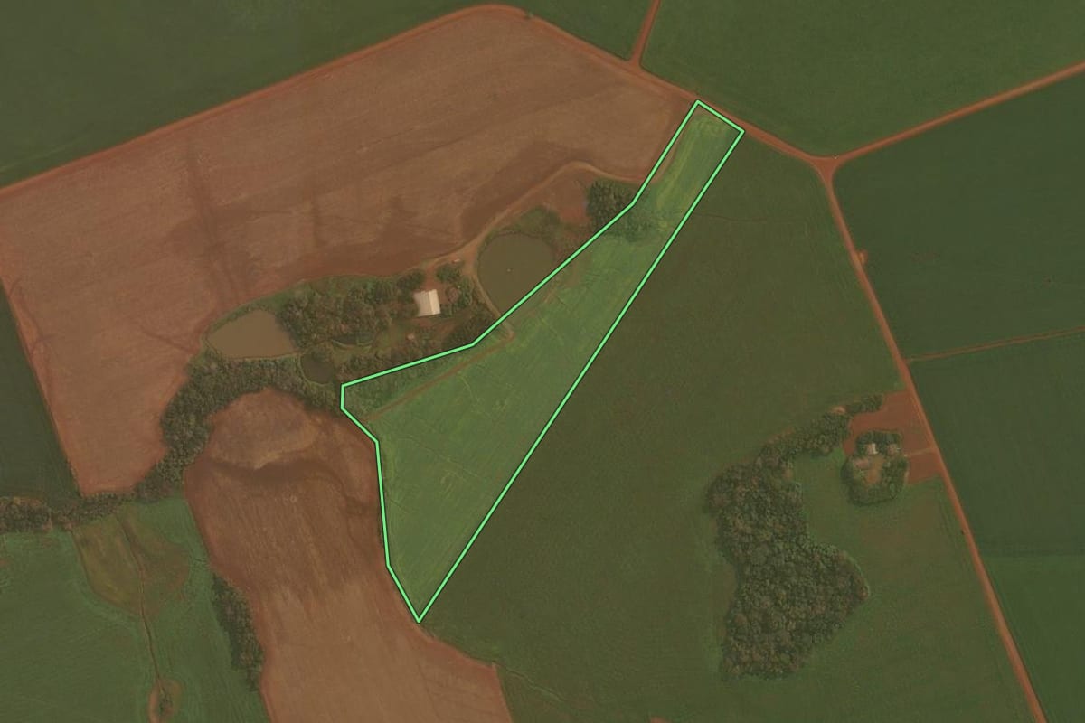 Imagem de satélite do imóvel rural em Ibirubá (RS), com o contorno declarado no CAR desenhado por cima.