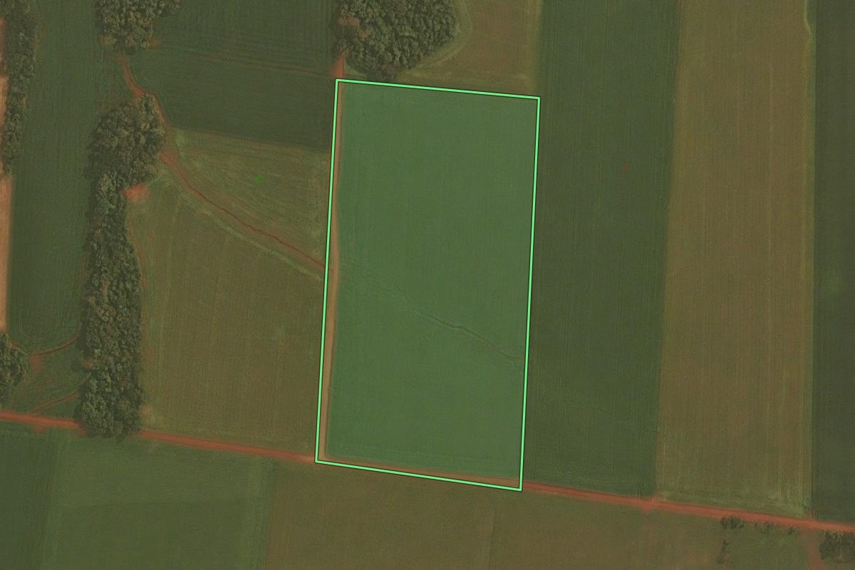Imagem de satélite do imóvel rural em Ibirubá (RS), com o contorno declarado no CAR desenhado por cima.