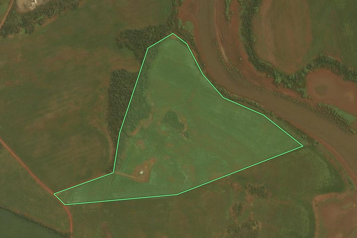 Imagem de satélite do imóvel rural em Ibirubá (RS), com o contorno declarado no CAR desenhado por cima.