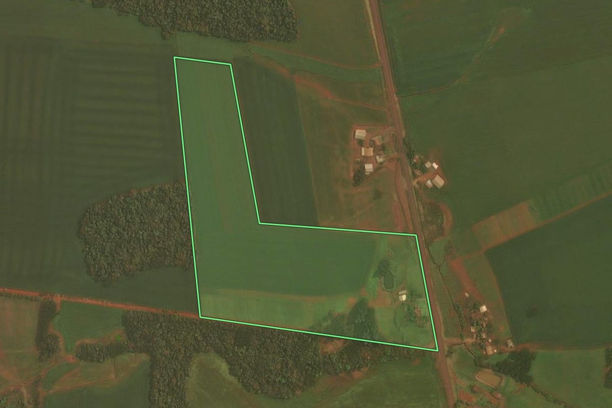 Imagem de satélite do imóvel rural em Ibirubá (RS), com o contorno declarado no CAR desenhado por cima.