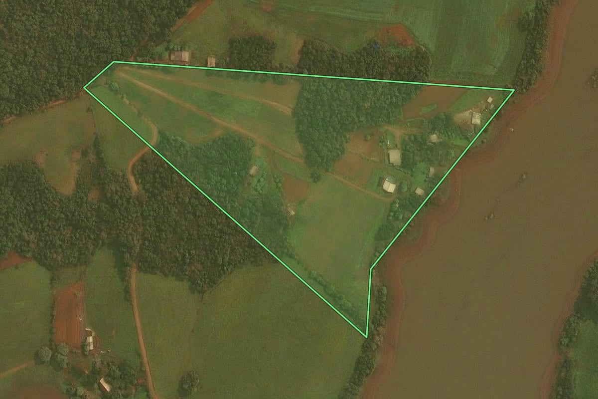 Imagem de satélite do imóvel rural em Ibirubá (RS), com o contorno declarado no CAR desenhado por cima.