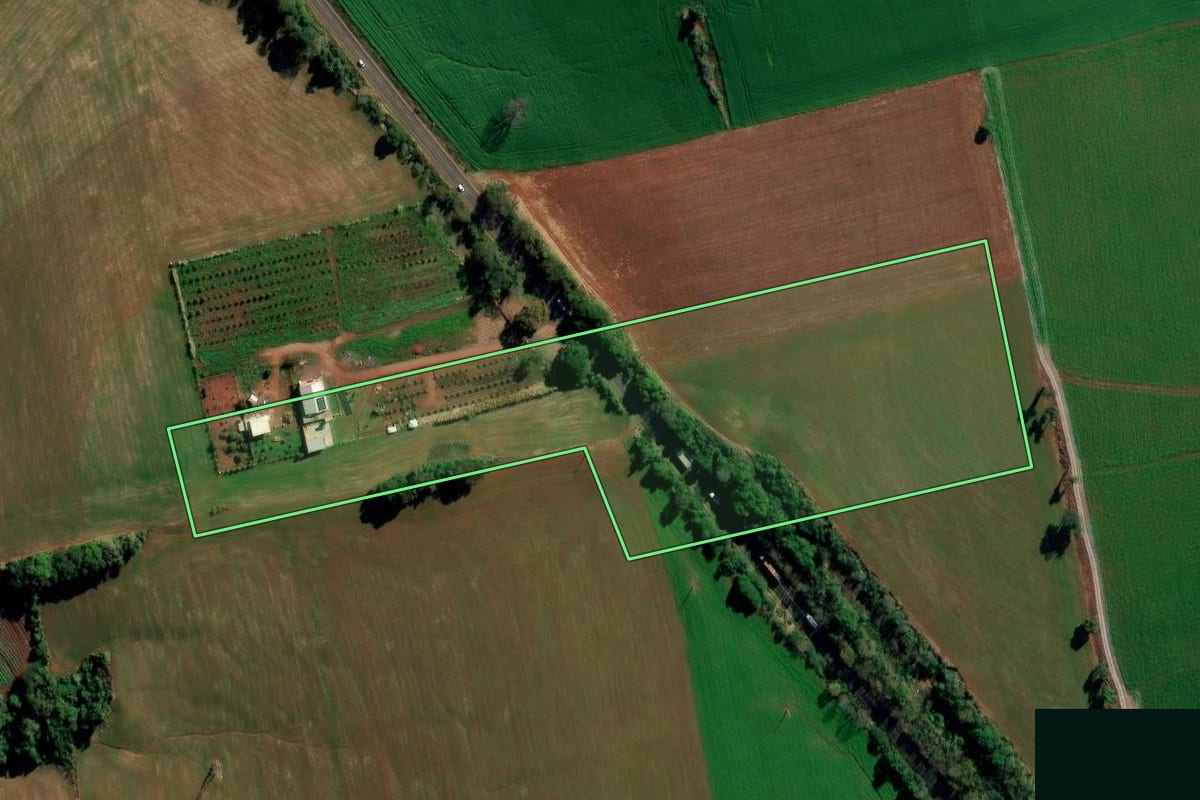 Imagem de satélite do imóvel rural em Ijuí (RS), com o contorno declarado no CAR desenhado por cima.