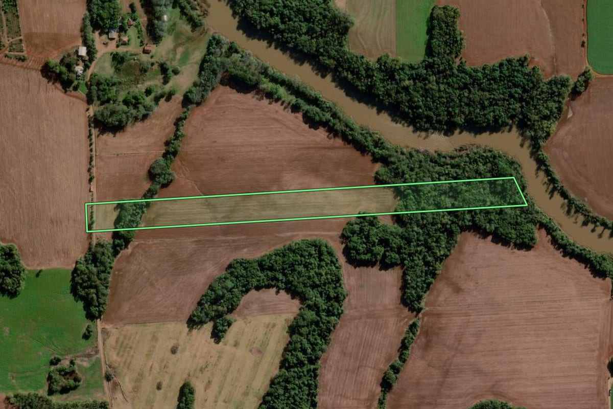 Imagem de satélite do imóvel rural em Ijuí (RS), com o contorno declarado no CAR desenhado por cima.