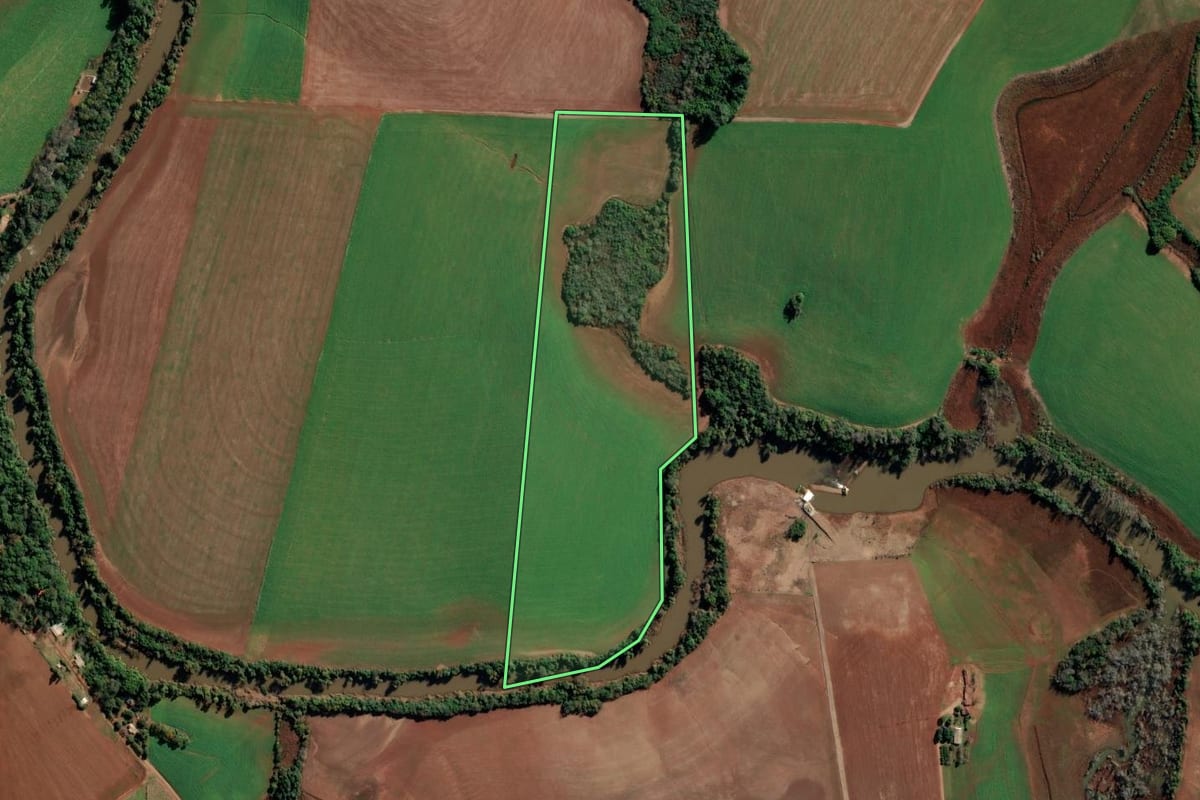 Imagem de satélite do imóvel rural em Ijuí (RS), com o contorno declarado no CAR desenhado por cima.
