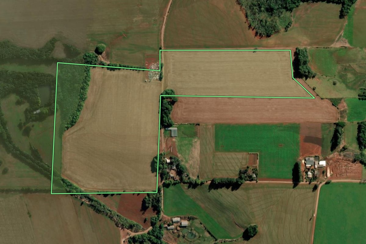 Imagem de satélite do imóvel rural em Ijuí (RS), com o contorno declarado no CAR desenhado por cima.