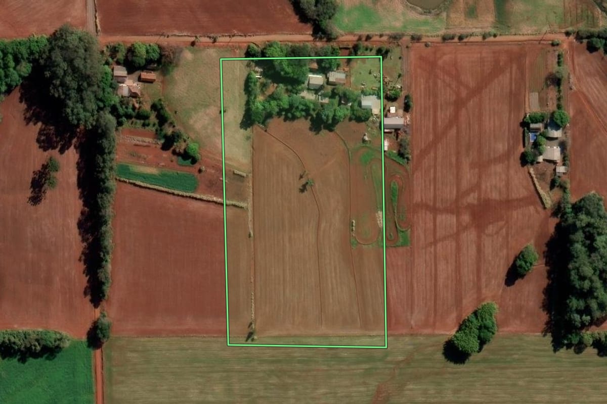 Imagem de satélite do imóvel rural em Ijuí (RS), com o contorno declarado no CAR desenhado por cima.
