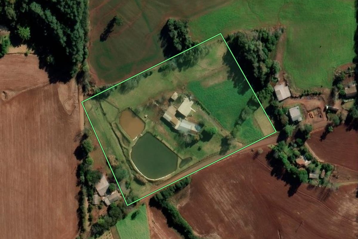 Imagem de satélite do imóvel rural em Ijuí (RS), com o contorno declarado no CAR desenhado por cima.