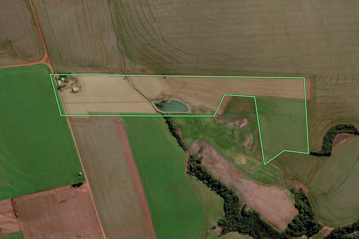 Imagem de satélite do imóvel rural em Ijuí (RS), com o contorno declarado no CAR desenhado por cima.