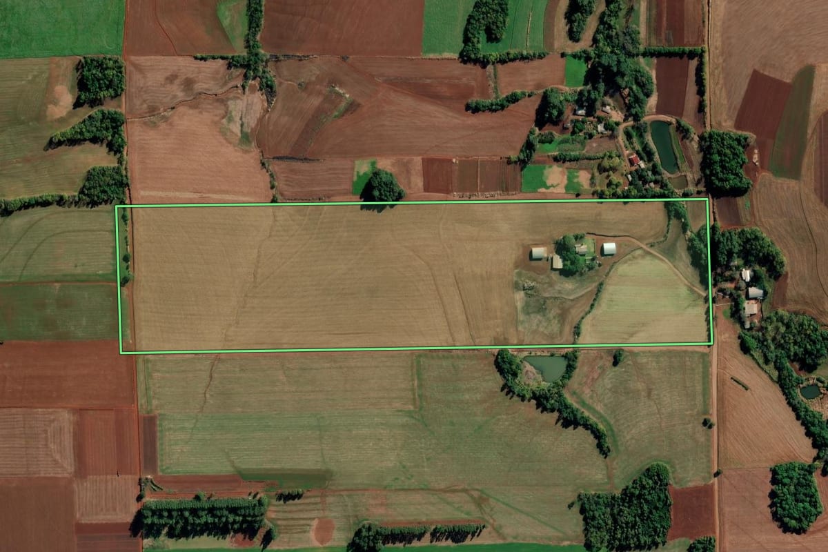 Imagem de satélite do imóvel rural em Ijuí (RS), com o contorno declarado no CAR desenhado por cima.