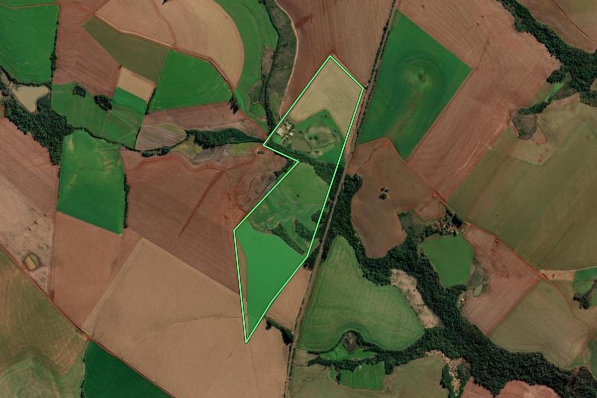 Imagem de satélite do imóvel rural em Ijuí (RS), com o contorno declarado no CAR desenhado por cima.