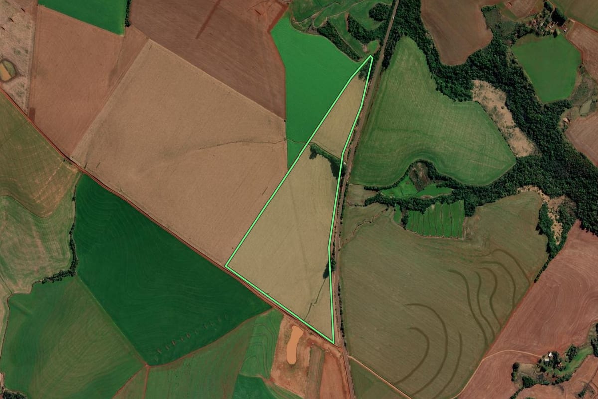 Imagem de satélite do imóvel rural em Ijuí (RS), com o contorno declarado no CAR desenhado por cima.