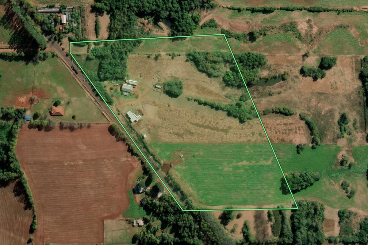 Imagem de satélite do imóvel rural em Ijuí (RS), com o contorno declarado no CAR desenhado por cima.