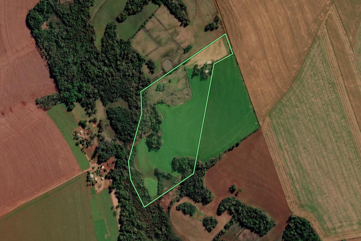 Imagem de satélite do imóvel rural em Ijuí (RS), com o contorno declarado no CAR desenhado por cima.