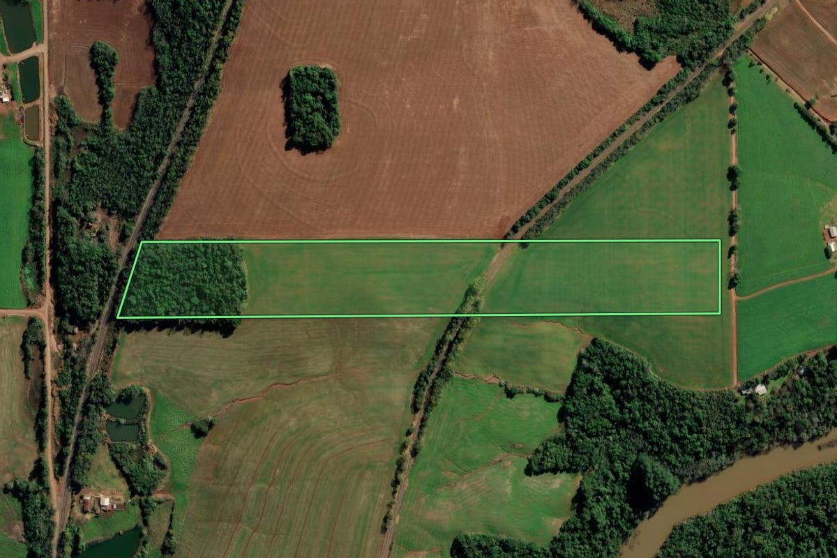 Imagem de satélite do imóvel rural em Ijuí (RS), com o contorno declarado no CAR desenhado por cima.